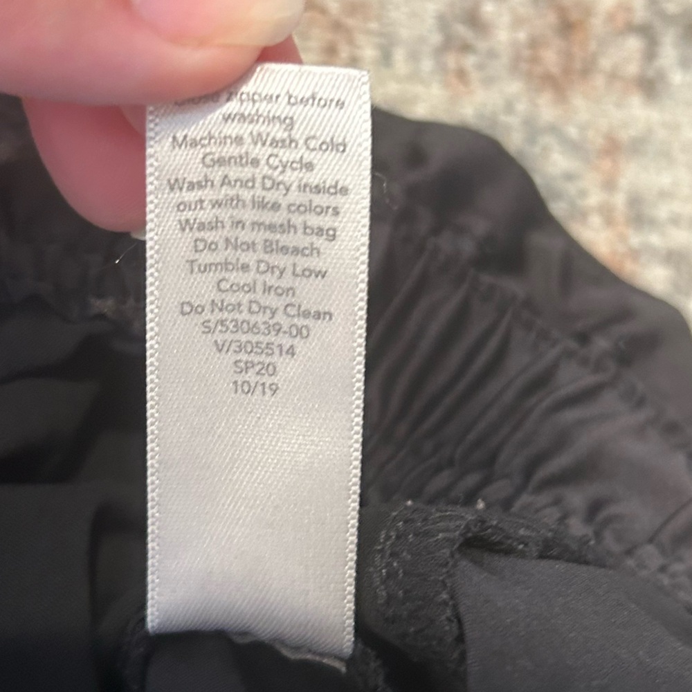Athleta Women's Black Metropolis Joggers 10 Zipper Pockets Athleisure Workout - Picture 5 of 10